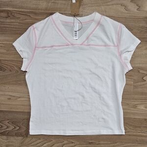 SKIMS New Vintage Sport Cropped V-Neck T-Shirt